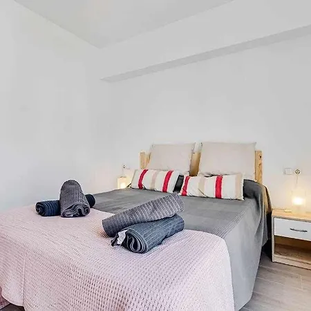 Rentalsbcn Apt Coronas 2 Apartment